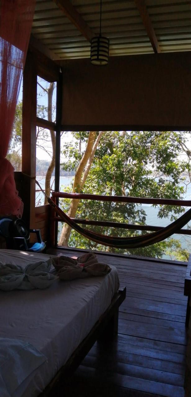 Howlers Bay Hotel Бока Чика Екстериор снимка